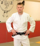 Jorma Korhonen Kajaanin Judokerhon salilla.